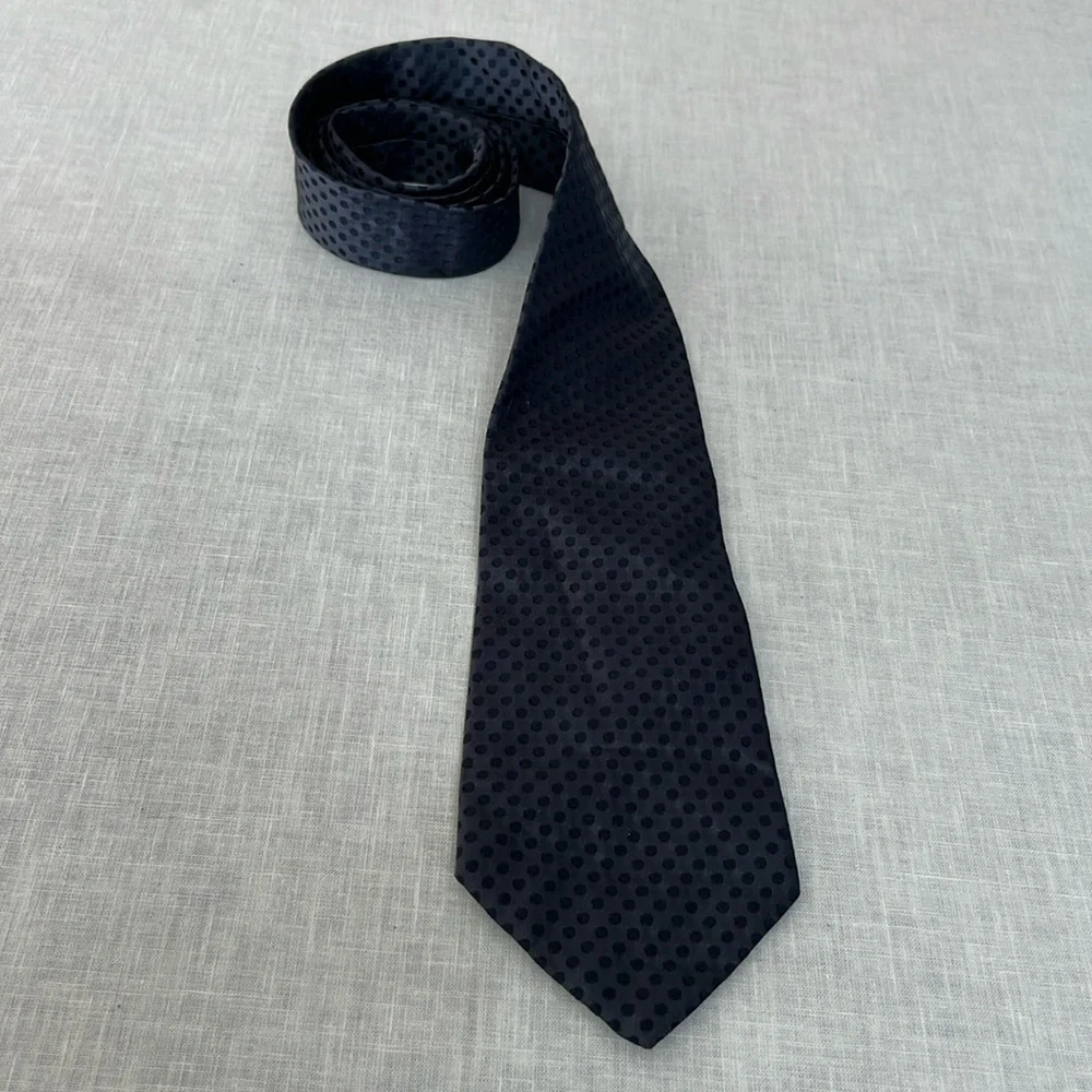 🌞 Banana Republic gray Tie w/black polka dots Made in Italy men one size